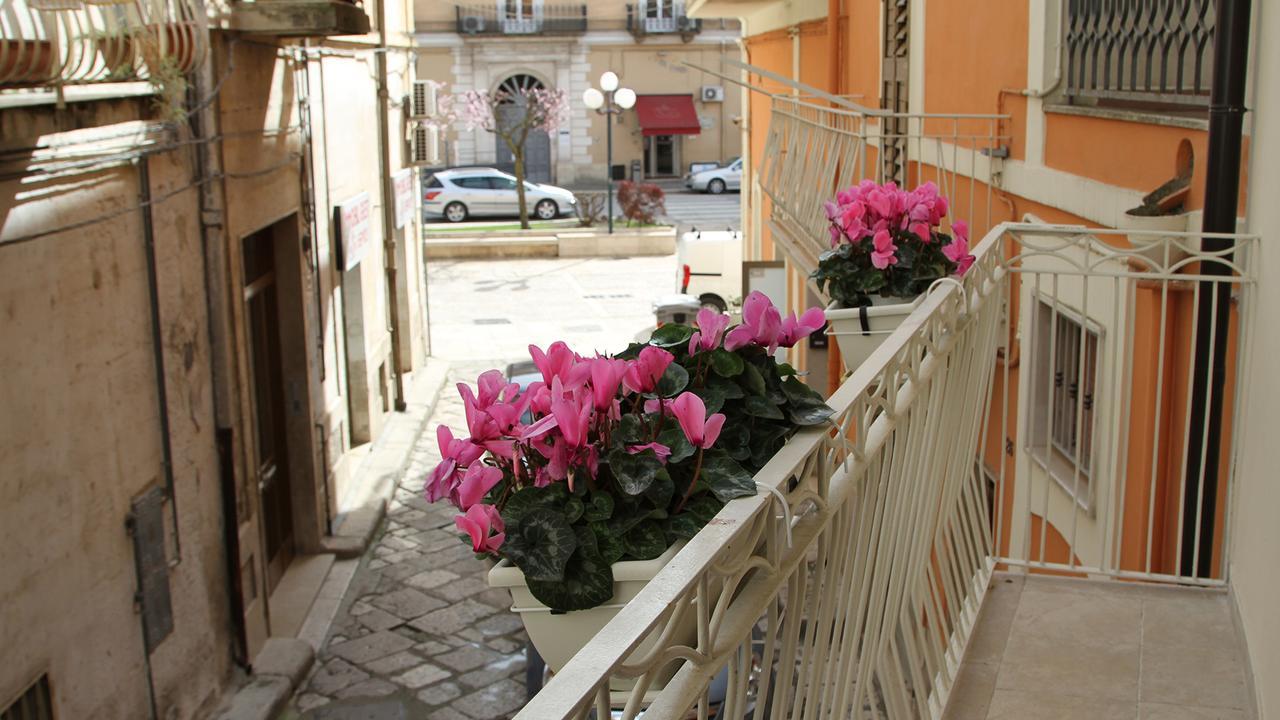 Porta San Michele Villa Gravina in Puglia Exterior photo